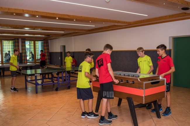 Tischfußball und Tischtennis